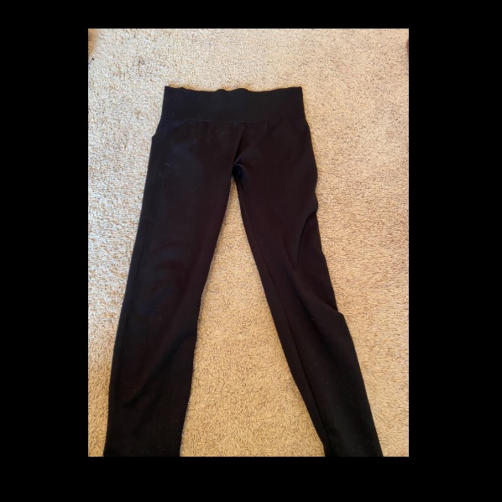 Black leggings from Amazon